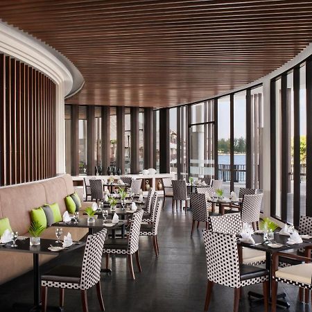 Avani Sepang Goldcoast Resort Кампонг-Баган-Лаланг Екстер'єр фото The restaurant