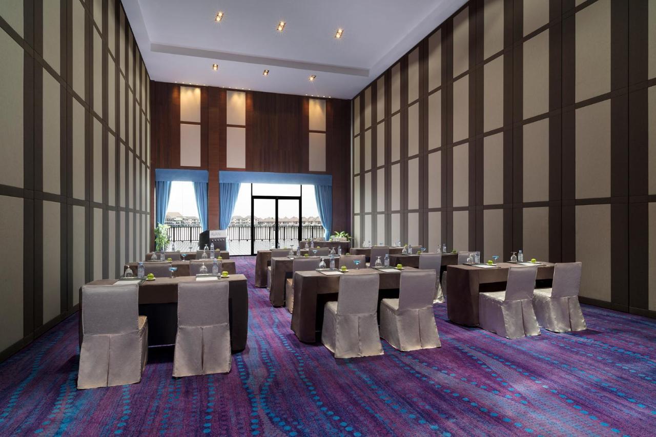 Avani Sepang Goldcoast Resort Кампонг-Баган-Лаланг Екстер'єр фото Meeting room
