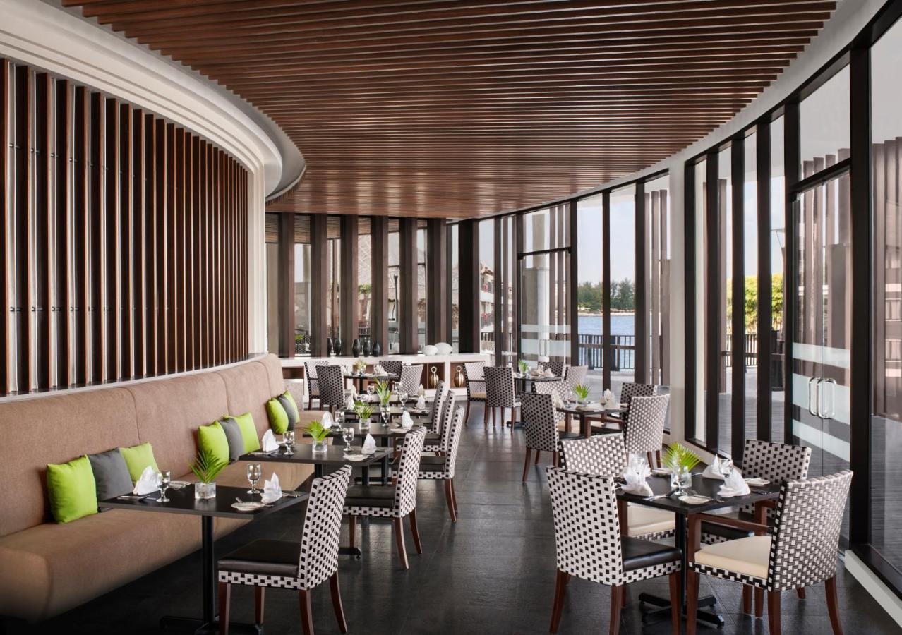 Avani Sepang Goldcoast Resort Кампонг-Баган-Лаланг Екстер'єр фото The restaurant