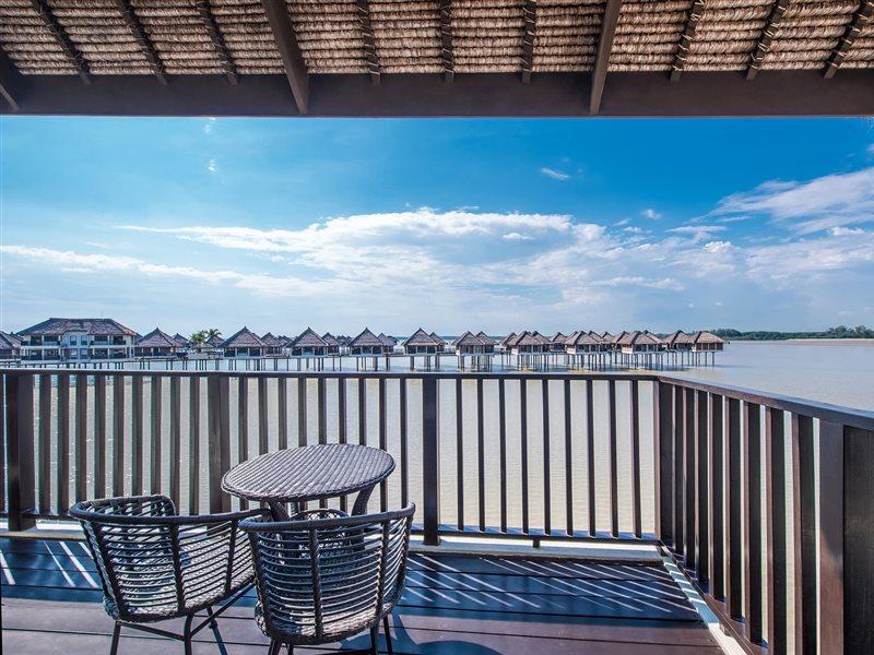 Avani Sepang Goldcoast Resort Кампонг-Баган-Лаланг Екстер'єр фото View of the resort from the balcony of a villa